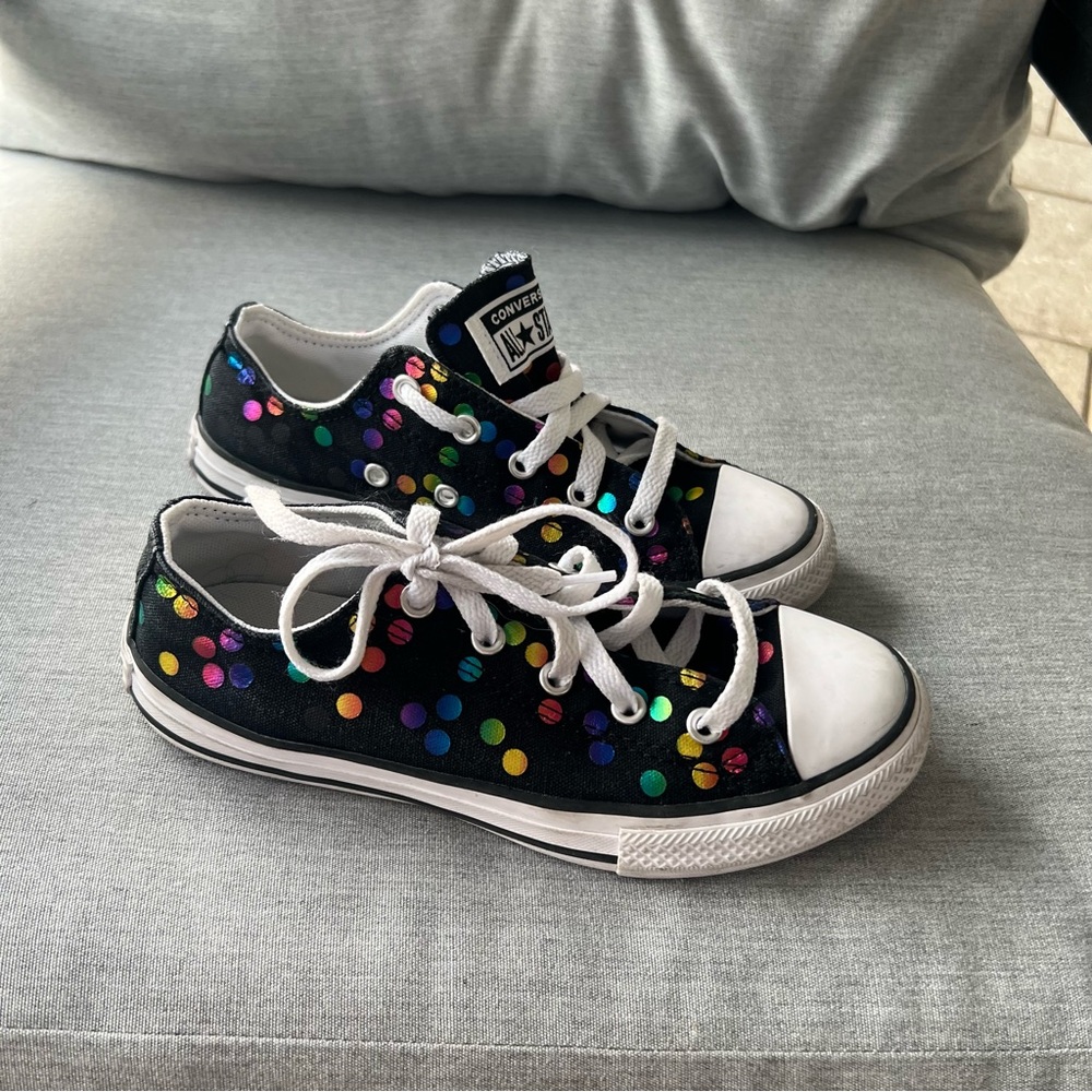 Kids Chuck Taylors - Picture 3 of 8